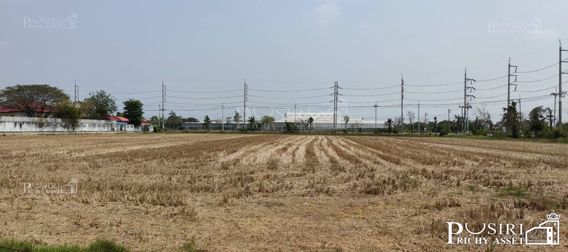 เพิ่มความสวยและสะดวก ที่ดิน 11 ไร่เศษ ติดถนน 3 ด้าน หน้ากว้าง 115-125 ม. เดินทางสะดวกใกล้ศาลเจ้าตึก ท่าเสา และสะพานข้ามแม่น้ำไปฝั่งอำแพง KK3972S