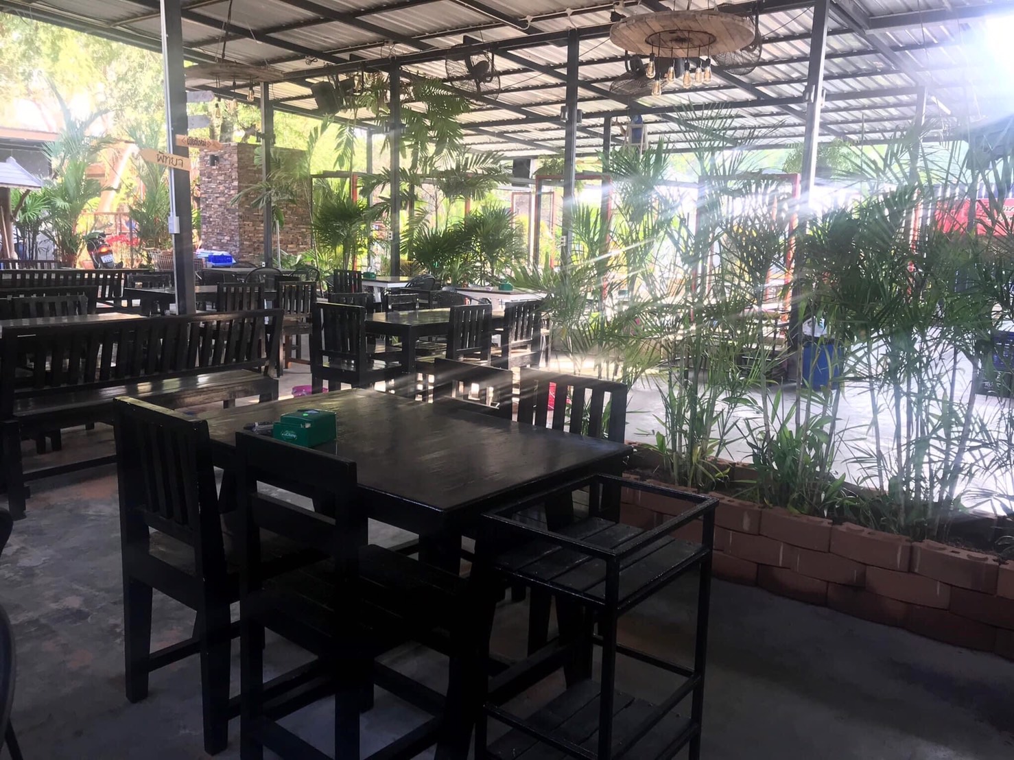 ให้เช่า ร้านอาหาร พื้นที่ประมาณ  1ไร่ ติดน้ำ ใจกลางเมืองพัทยาใต้