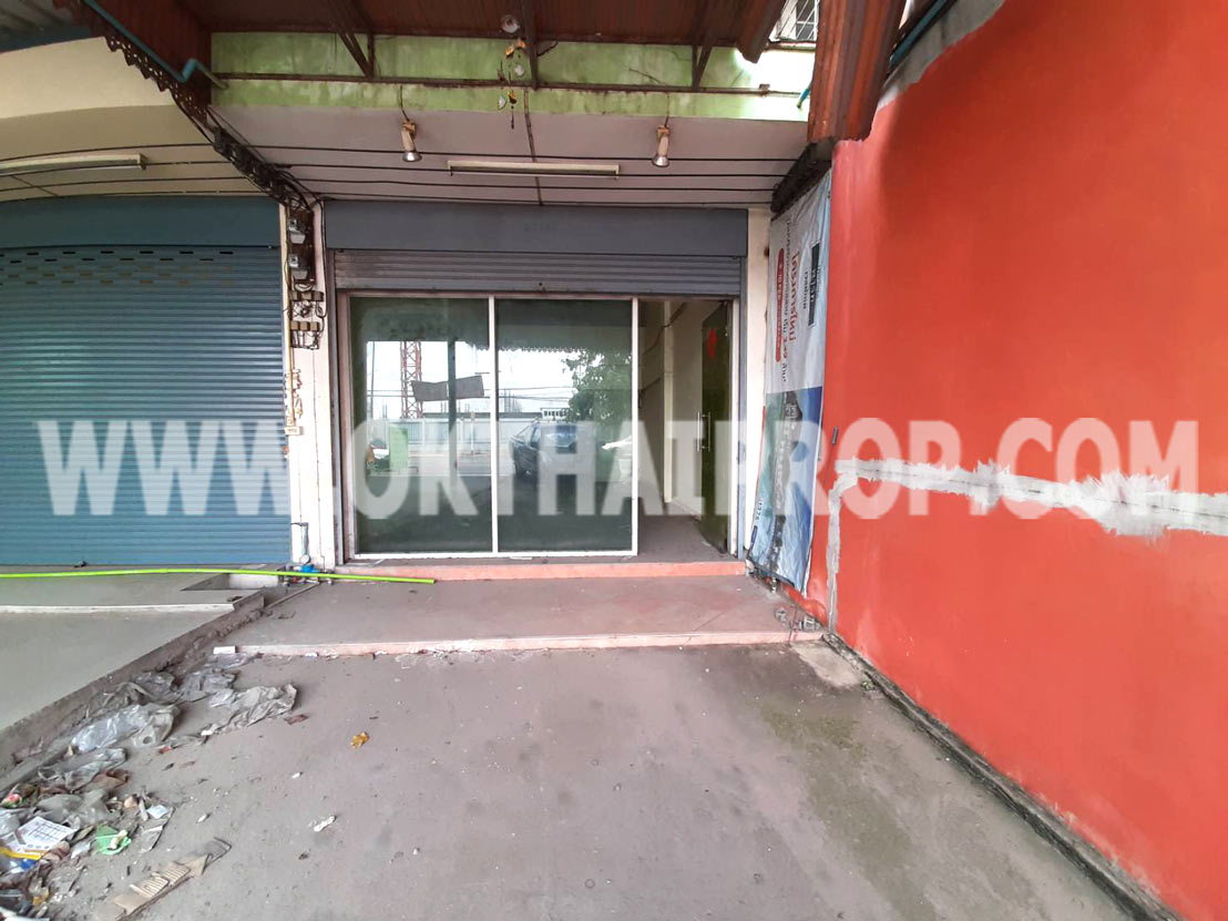 อาคารพาณิชย์ 3.5 ชั้น ซ.วัดลาดปลาดุก บางบัวทอง นนทบุรี