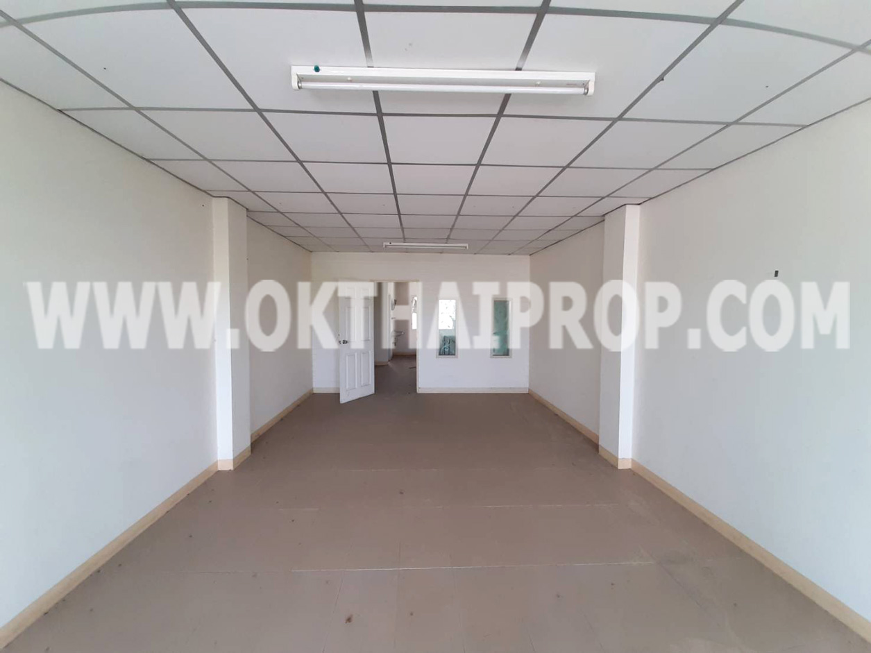 อาคารพาณิชย์ 3.5 ชั้น ซ.วัดลาดปลาดุก บางบัวทอง นนทบุรี