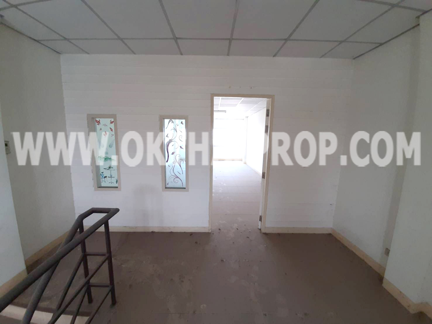 อาคารพาณิชย์ 3.5 ชั้น ซ.วัดลาดปลาดุก บางบัวทอง นนทบุรี