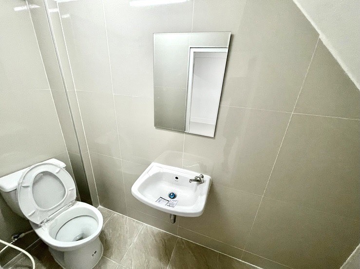 ขายอาคารพาณิชย์ใกล้ MRT เตาปูน รีโนเวทใหม่ทั้งหลัง   Building house For sell 5 Floor