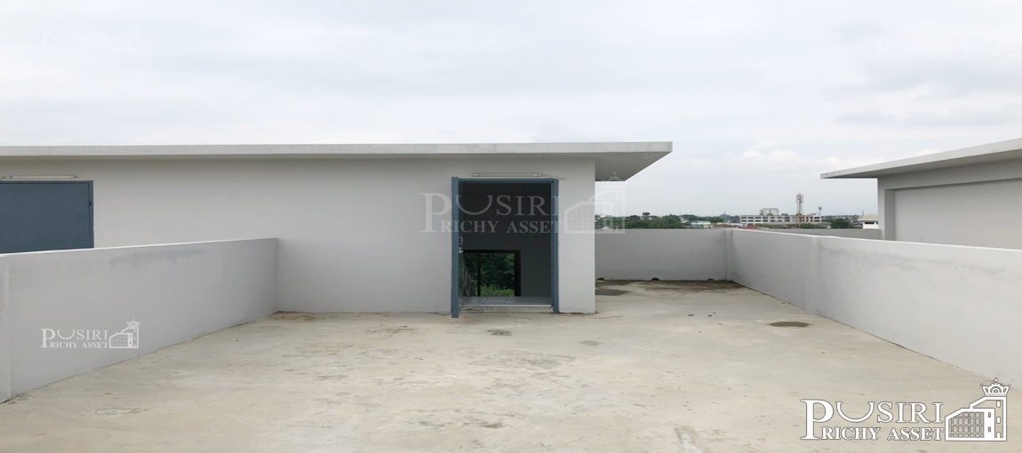 ขายอาคารพาณิชย์ 8 ห้อง สร้างใหม่ สไตล์โมเดิร์น 3.5 ชั้น+ดาดฟ้า พื้นที่ใช้สอย 260 ตร.ม. พร้อมเข้าอยู่ได้ทันที ทำลดี ติดถนน สายใยรัก ใกล้ตลาดกระทุ่มแบน เพียง 1.5 กม.-KK4100S