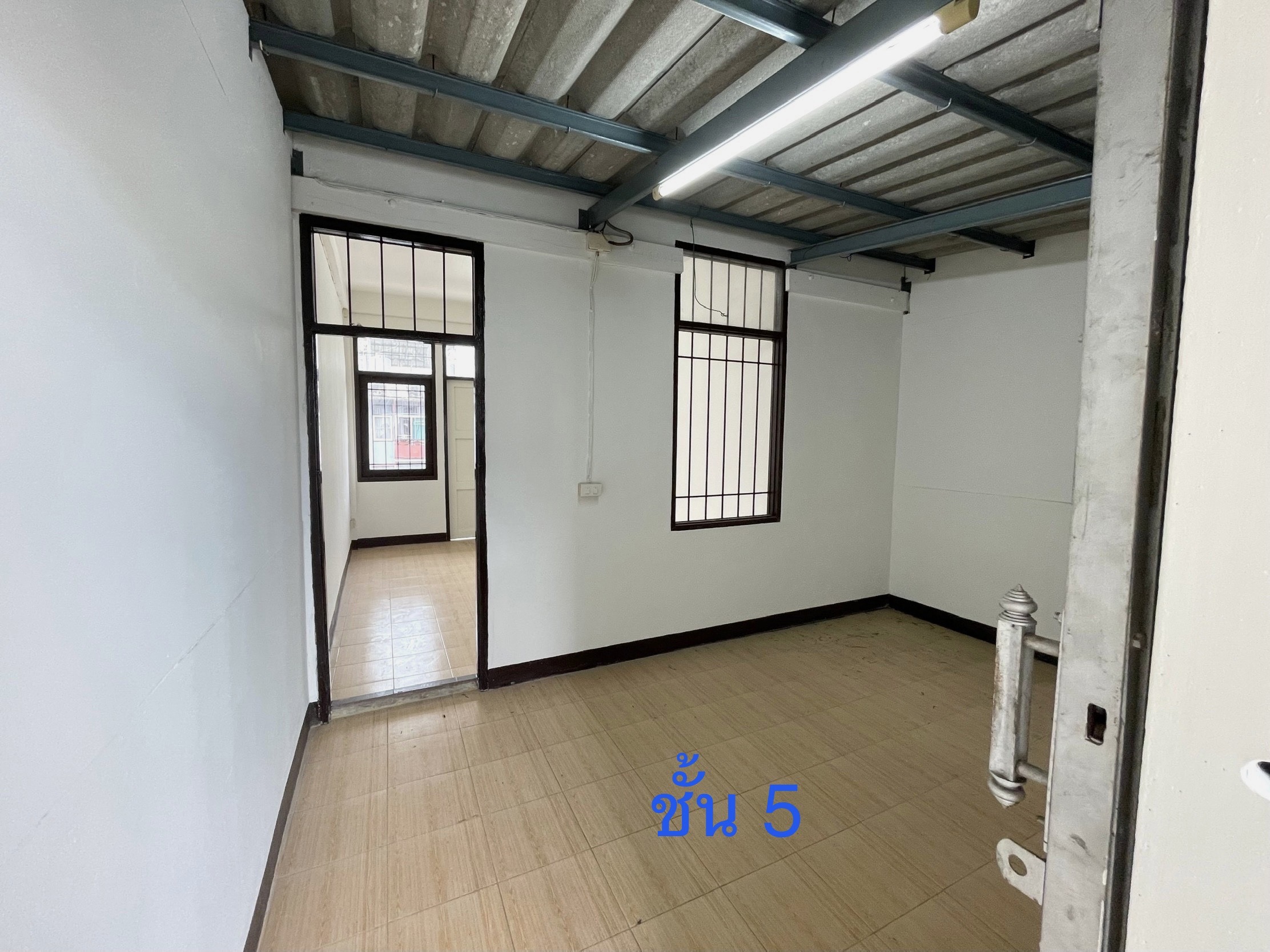 ขายอาคารพาณิชย์ใกล้ MRT เตาปูน รีโนเวทใหม่ทั้งหลัง   Building house For sell 5 Floor