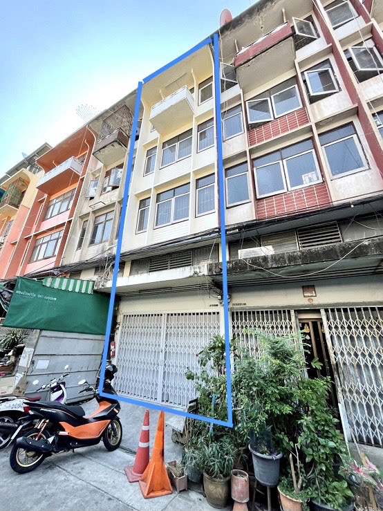 ขายอาคารพาณิชย์ใกล้ MRT เตาปูน รีโนเวทใหม่ทั้งหลัง   Building house For sell 5 Floor