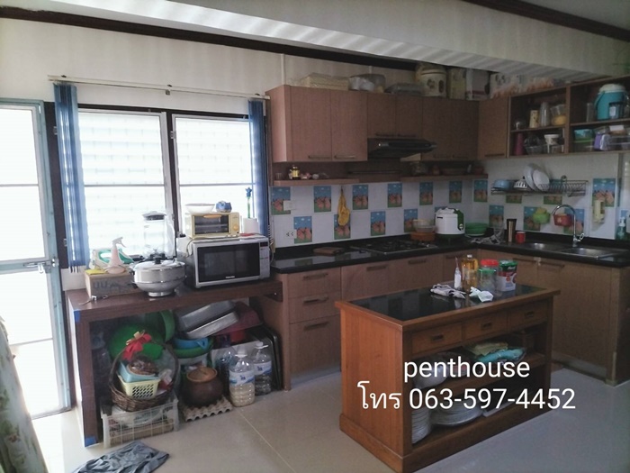 ด่วน! ขายถูกที่สุด ทาวน์โฮม 2 ชั้น ใจกลางเมือง ลาดพร้าว 48 เนื้อที่ 37 ตร.ว. ทำเลดี เดินทางสะดวก ใกล้รถไฟฟ้าสีเหลืองเพียง  800 เมตร