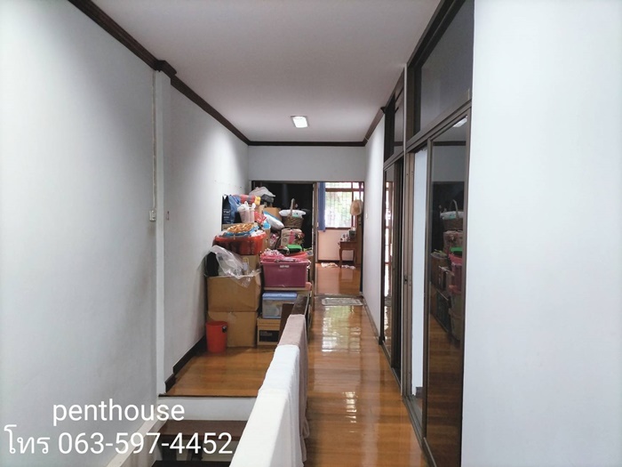 ด่วน! ขายถูกที่สุด ทาวน์โฮม 2 ชั้น ใจกลางเมือง ลาดพร้าว 48 เนื้อที่ 37 ตร.ว. ทำเลดี เดินทางสะดวก ใกล้รถไฟฟ้าสีเหลืองเพียง  800 เมตร