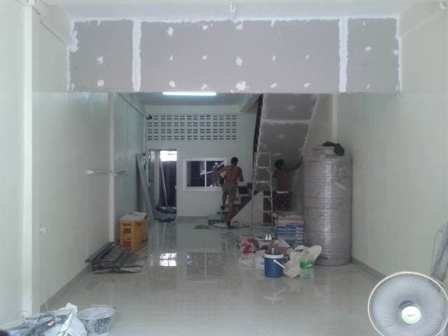 รับต่อเติมบ้านและงานอื่นๆ กันสาดหน้าบ้าน โรงจอดรถ ห้องน้ำ ห้องครัว เดินไฟ ตามเนื้อหาด้านล่าง งานเล็กงานน้อย-งานมาก ไปหมด559223