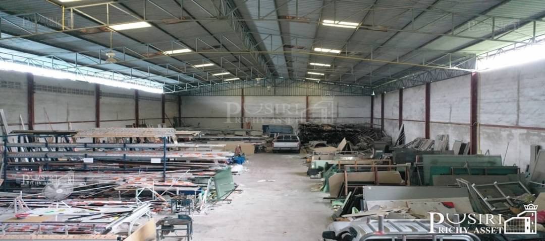 โกดังติดถนนใหญ่ในราคาถนนซอย พร้อมสำนักงาน และบ้านพักคนงาน 1 ไร่เศษ ลูกค้าสังเกตุคุณได้ง่ายๆ แถมกู้ผ่านสบายๆ  KK004588s