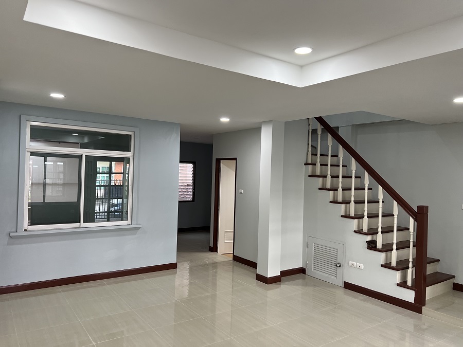 ขายทาวน์เฮาส์ นครทองเพรสซิเด้นท์ ตำหรุ-บางพลี ตกแต่งใหม่ๆ พร้อมอยู่