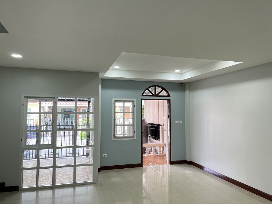 ขายทาวน์เฮาส์ นครทองเพรสซิเด้นท์ ตำหรุ-บางพลี ตกแต่งใหม่ๆ พร้อมอยู่