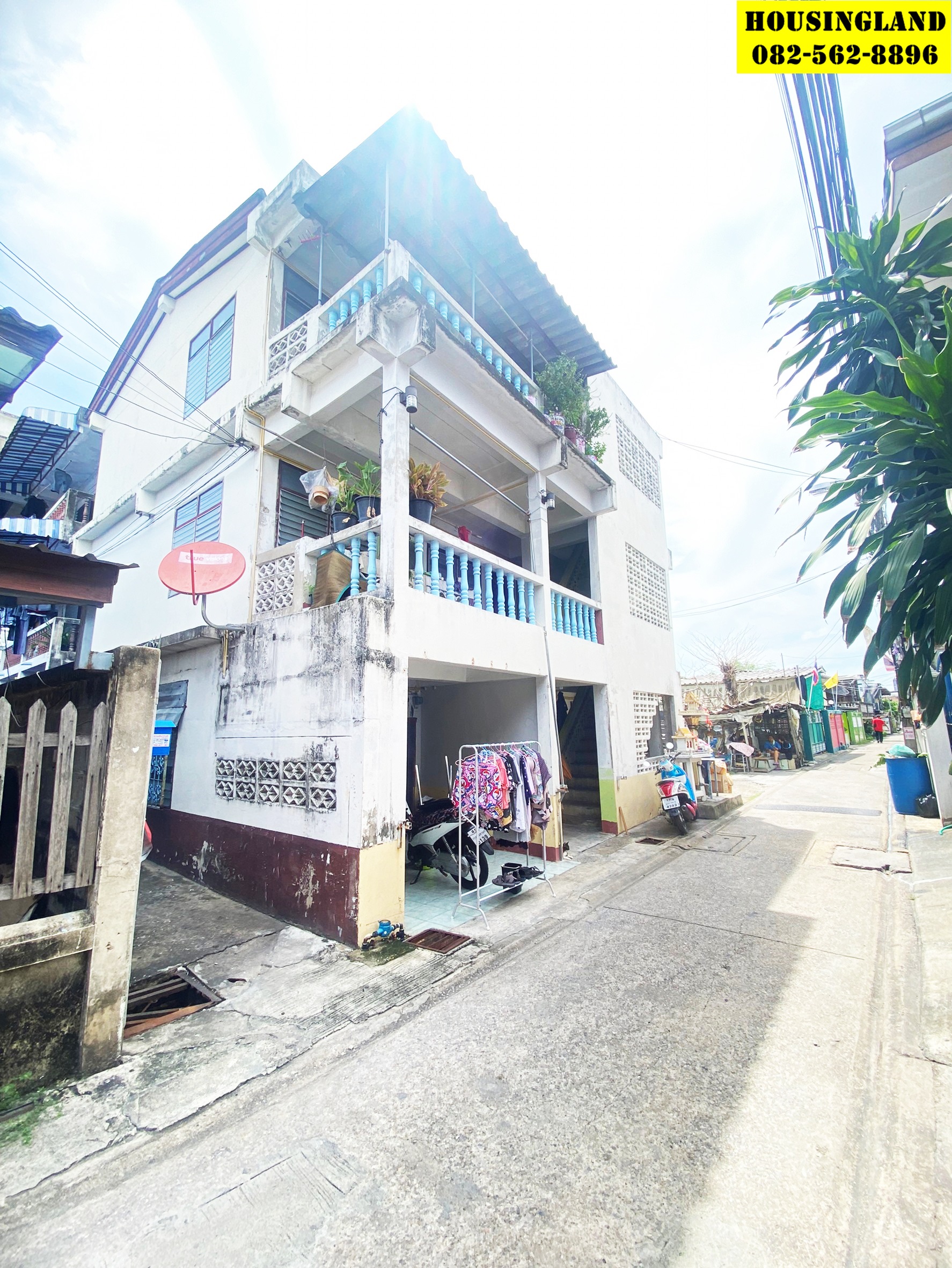 ขายด่วนตึกแถว3ชั้น ซอยจ่าโสด แยก 9 แขวงบางนา เขตพระโขนง จังหวัดกรุงเทพมหานคร 