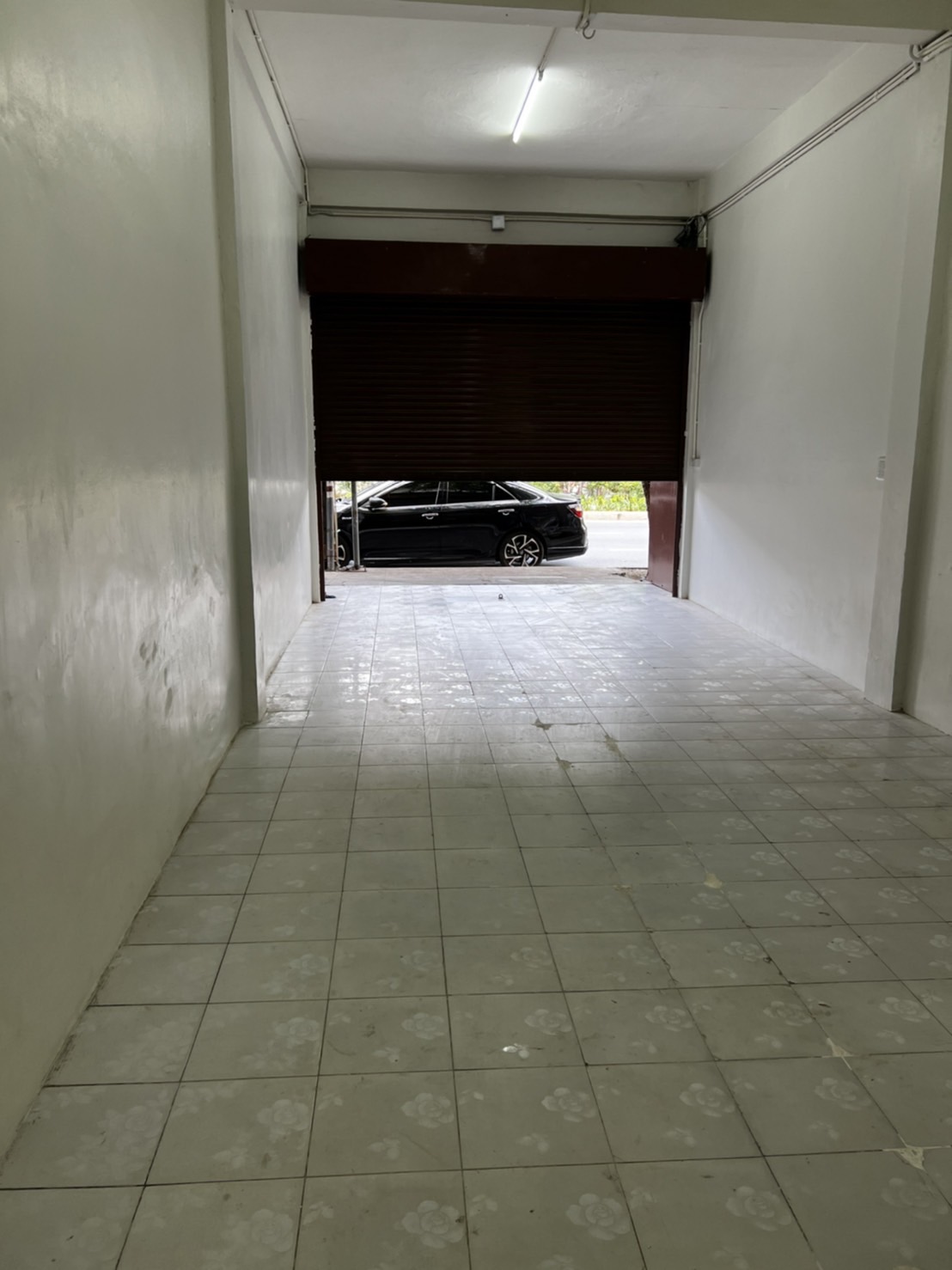 เซ้งหรือให้เช่า อาคารพาณิชย์ 3 ชั้น + ดาดฟ้า รีโนเวทใหม่สุดในย่านนี้ ถนนจรัญสนิทวงศ์