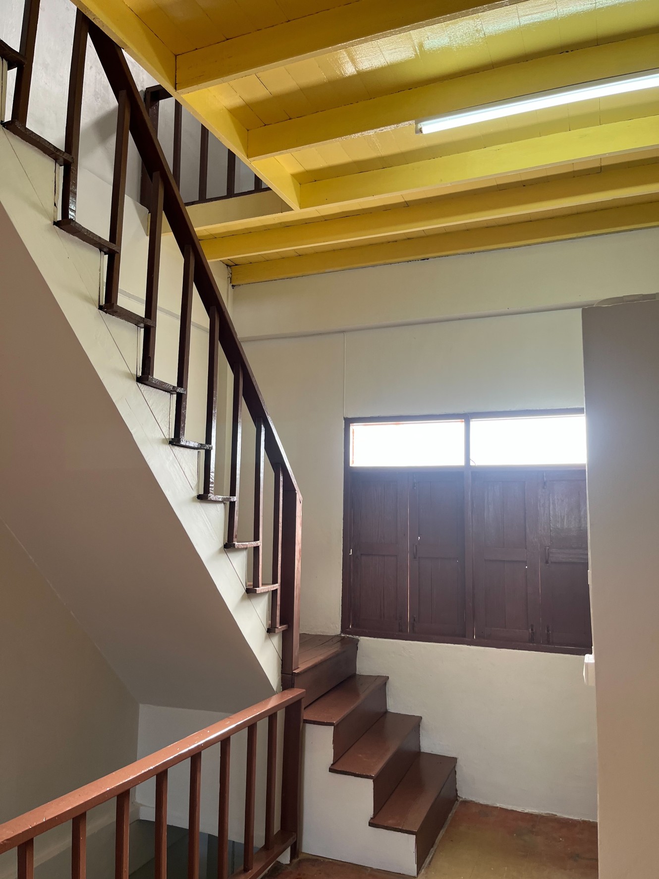 เซ้งหรือให้เช่า อาคารพาณิชย์ 3 ชั้น + ดาดฟ้า รีโนเวทใหม่สุดในย่านนี้ ถนนจรัญสนิทวงศ์