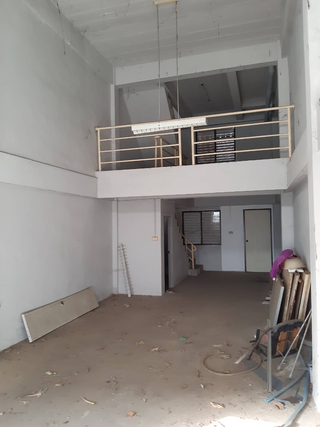 ให้เช่าอาคารพาณิชย์ มี 6 คูหาติดกัน ถนนอรุณประเสริฐ โซนในเมืองอ.ประทาย จ.นครราชสีมา