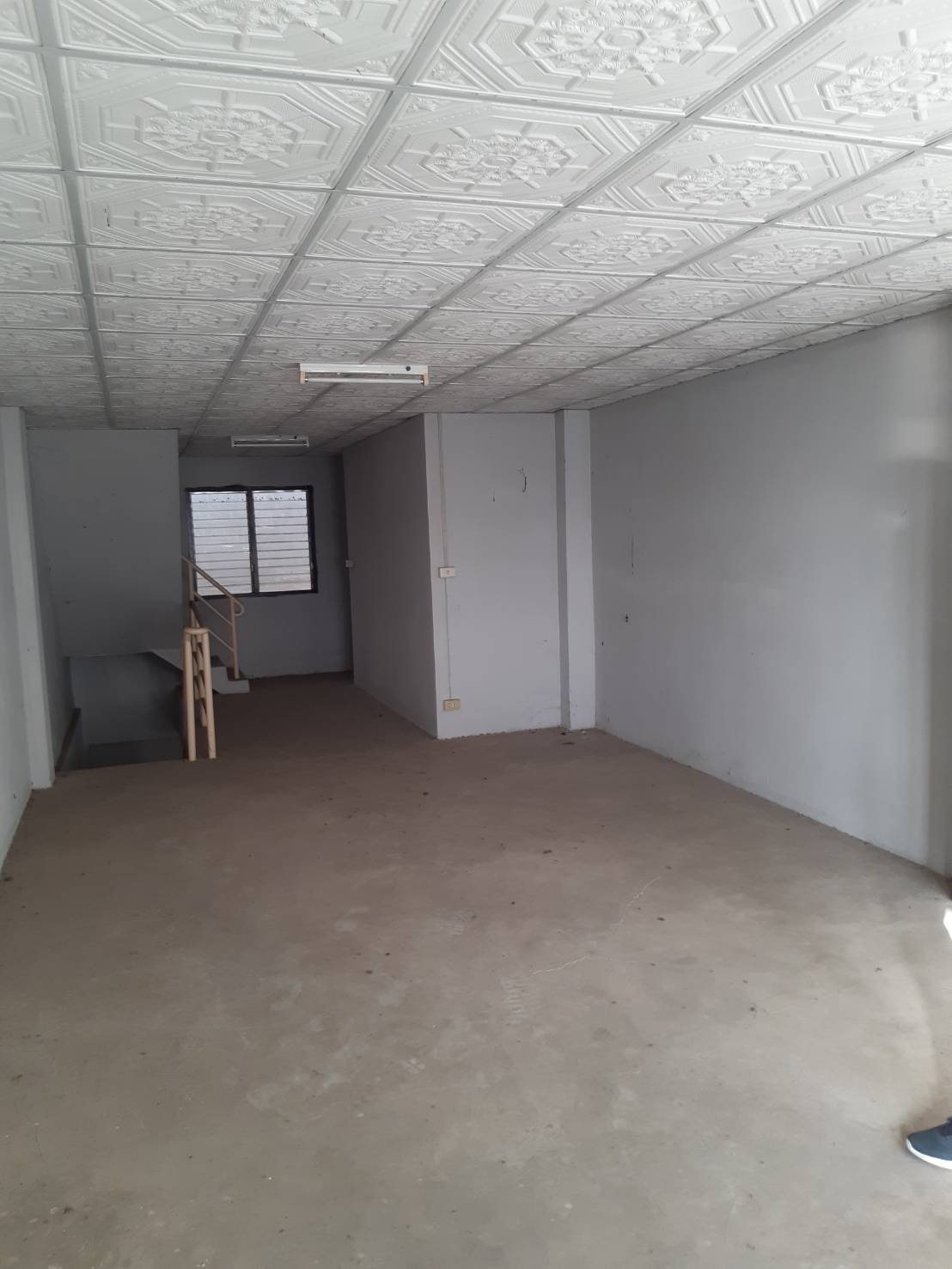 ให้เช่าอาคารพาณิชย์ มี 6 คูหาติดกัน ถนนอรุณประเสริฐ โซนในเมืองอ.ประทาย จ.นครราชสีมา