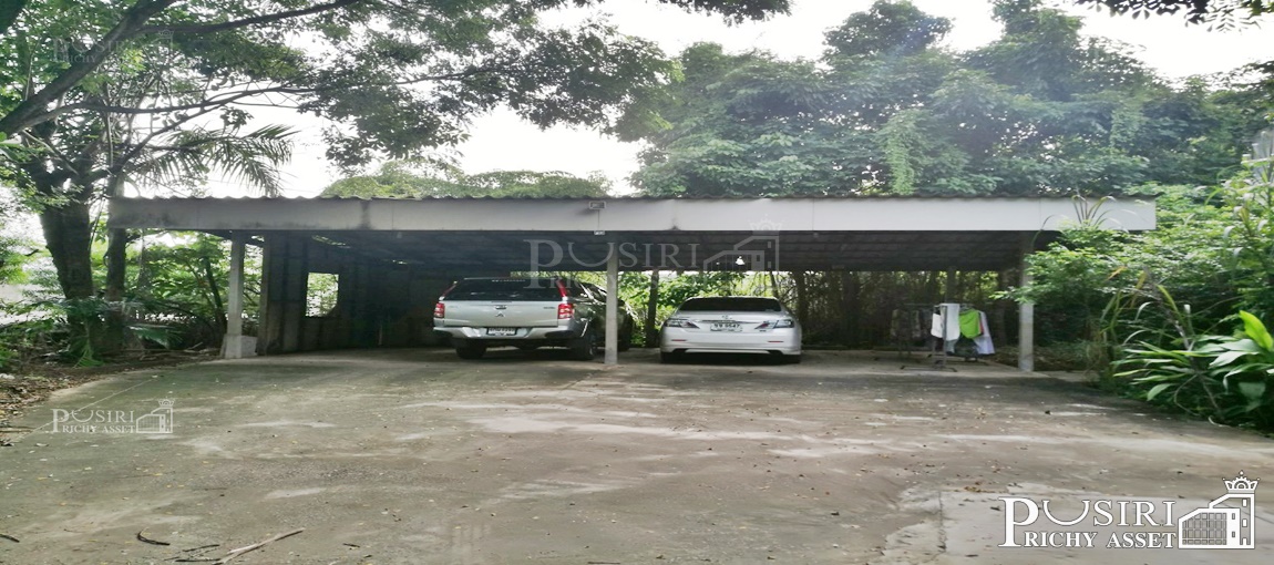 ขายให้แบบคุ้มๆ ที่ดินเกือบ 8 ไร่ พร้อมโกดังขนาด 320 ตร.ม. บ้านพัก 2 ชั้น ใกล้พุทธมณฑลสาย 5 เพียง 1.4 กม. ในราคาที่เปล่า KK3599S