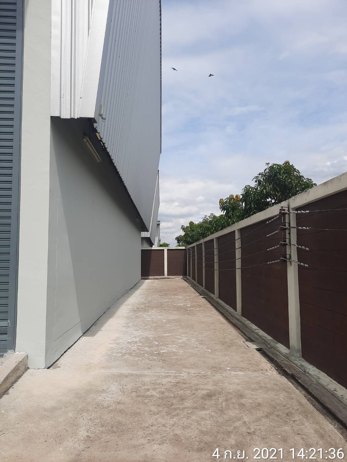 ให้เช่าโรงงาน + โฮมออฟฟิศ พร้อมโกดังเก็บสินค้า ขนาด 645.52 ตารางเมตร ราคาค่าเช่าเริ่มต้นที่ 120 บาท ต่อตารางเมตร 