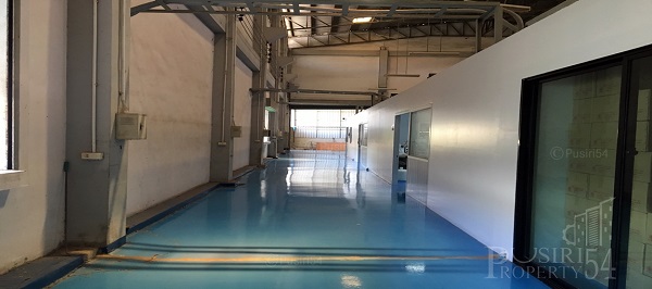 ให้เช่าโรงงานพื้นอีพ็อกซี่ 2,400 ตร.ม. ผังสีม่วง มีสำนักงาน ใกล้ถนน 4 เลนส์ ถ.บางปลา / เศรษฐกิจ KK2327R