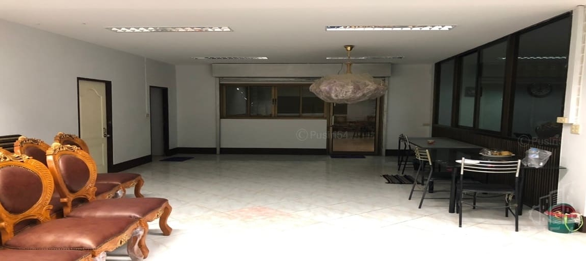 ให้เช่าโรงงานพื้นอีพ็อกซี่ 2,400 ตร.ม. ผังสีม่วง มีสำนักงาน ใกล้ถนน 4 เลนส์ ถ.บางปลา / เศรษฐกิจ KK2327R