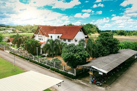 ขายกิจการ โรงแรม,ห้องพักรายวัน/เดือน,รีสอร์ท ,ห้องแถว,บ้าน 2 ชั้นขนาดใหญ่  บนที่ดิน 13 ไร่ 318 ตารางวา  อยู่ติดถนนพหลโยธิน อ.เมือง จ.เชียงราย 