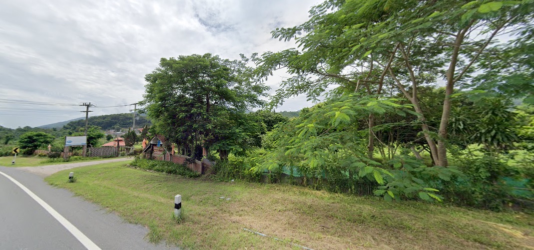 ขายรีสอร์ท 60ไร่ อ.แม่จัน จ.เชียงราย พื้นที่ 60ไร่ 40 + 20 (20 ไร่ ไม่มีใบ)  อ.แม่จัน จ.เชียงราย