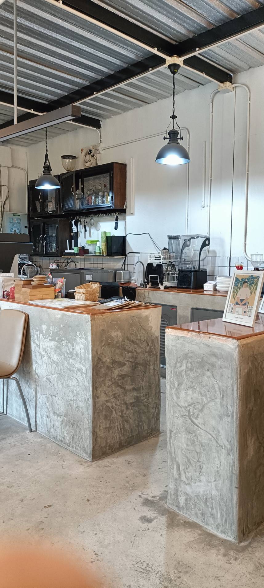 ขาย ร้านกาแฟพร้อมอุปกรณ์ครบ + ห้องเช่า 6 ห้อง ทำเลดีมาก บางแสนสาย3