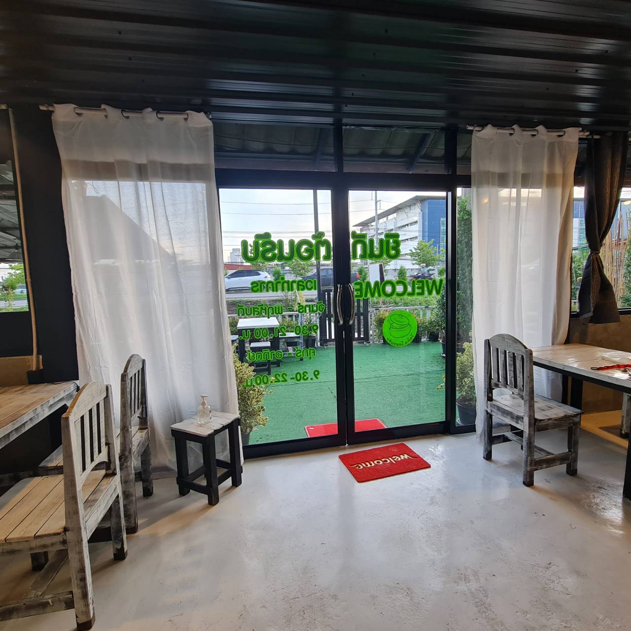 เซ้งกิจการ ร้านอาหารพร้อมอุปกรณ์ ติดถนนใหญ่ ฝั่งตรงข้ามทางเข้านิคมฯบางปะอิน