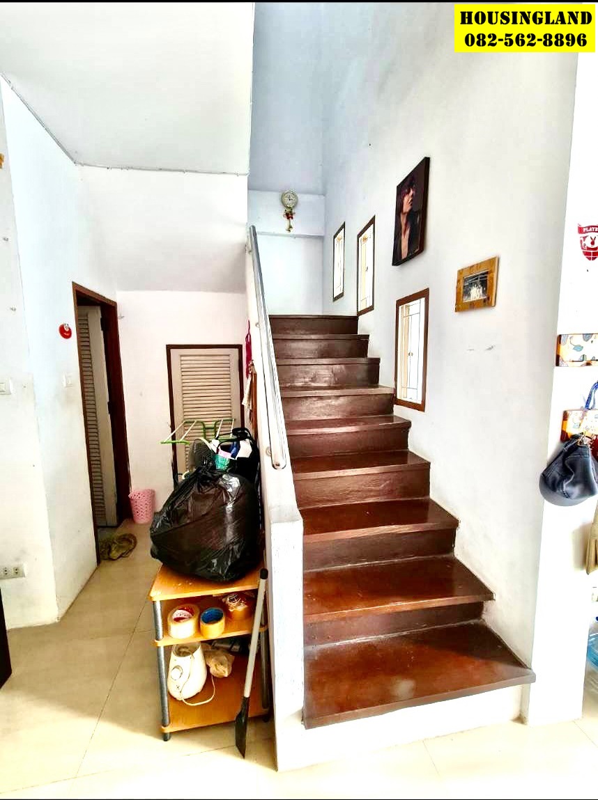 ขายด่วนทาวน์เฮาส์2ชั้นหมู่บ้านมันฑกานต์  ตำบลลาดสวาย  อำเภอลำลูกกา จังหวัดปทุมธานี 