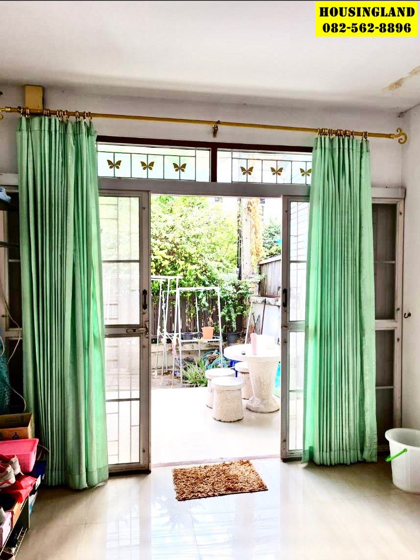 ขายด่วนทาวน์เฮาส์2ชั้นหมู่บ้านมันฑกานต์  ตำบลลาดสวาย  อำเภอลำลูกกา จังหวัดปทุมธานี 