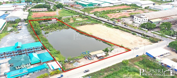สร้างโรงงานได้หลากหลาย 3,500 ตร.ม.  บนที่สีชมพู 5 ไร่เศษ หน้ากว้างๆ 66 ม. ติดถนนคอนกรีต 10 ม. มั่นใจ เทรลเลอร์เข้า ออกสะดวก เพียง 5 นาที ถนนเอกชัยเเละพระราม 2 