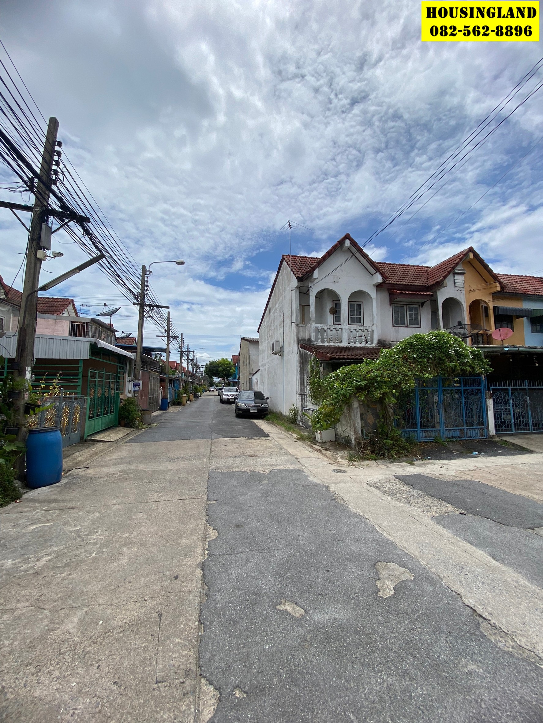 ขายด่วนบ้านทาวน์เฮาส์2ชั้น ซอยหมู่บ้านเศรษฐกิจ1  แขวงบางแคเหนือ  เขตบางแค กรุงเทพมหานคร 