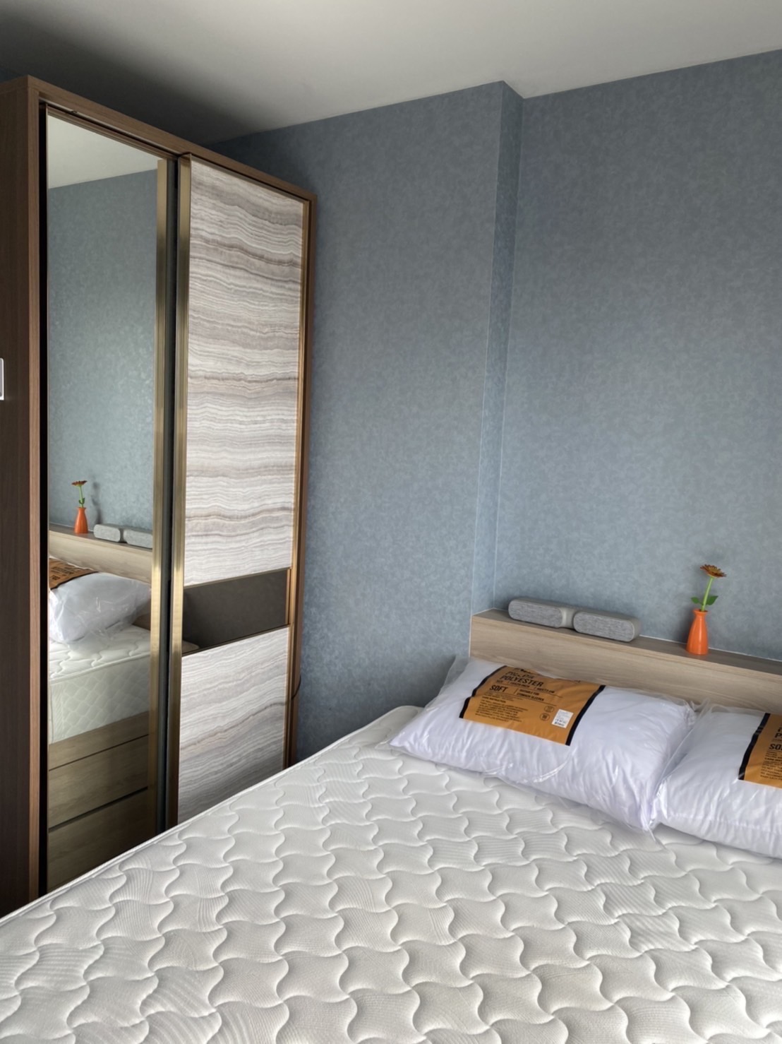 ให้เช่า BRIX Condo ห้องใหม่ ไม่เคยปล่อยเช่า  เข้าอยู่ได้ทันที  ติดสถานี MRT สิรินธร  0 เมตร  11,500 บาท/เดือน ( รวมค่าส่วนกลางแล้ว )