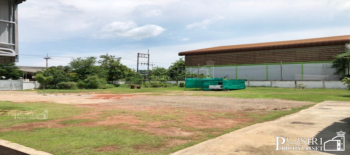 ขายโรงงานพื้นอีพ็อกซี่ใหญ่เกือบ 3 ไร่ พื้นที่ใช้สอยกว่า 4,400 ตร.ม. พร้อมออฟฟิศ+ห้องพักคนงาน และพื้นที่ด้านหลังที่สามารถต่อเติมได้ ใกล้คลองสี่วา 500 ม.KK3802S