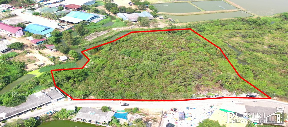 ที่สวยสร้างโรงงาน 6.5 ไร่ หน้ากว้างอังกาล 105 ม. พร้อมการระบายน้ำลงคลองด้านหลังได้ทันที สาธารณูปโภคครบ สะดวกบนถนนสมุทรสาคร-โคกขาม (ถนนกิจมณี)  KK3967S