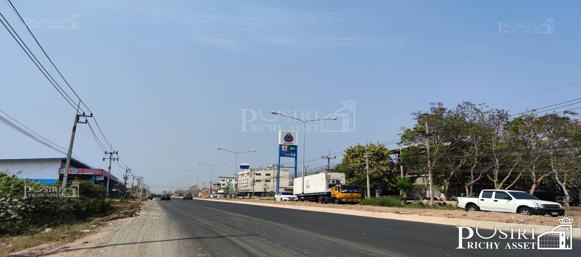 ที่สวยสร้างโรงงาน 6.5 ไร่ หน้ากว้างอังกาล 105 ม. พร้อมการระบายน้ำลงคลองด้านหลังได้ทันที สาธารณูปโภคครบ สะดวกบนถนนสมุทรสาคร-โคกขาม (ถนนกิจมณี)  KK3967S