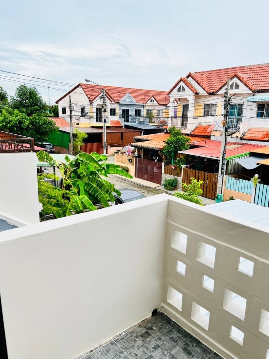 #ขาย หมู่บ้าน ณนนท์ ต้นทางวัดลาดปลาดุก  จากถนนกาญจนาฯ ไม่ถึง 2 กม.