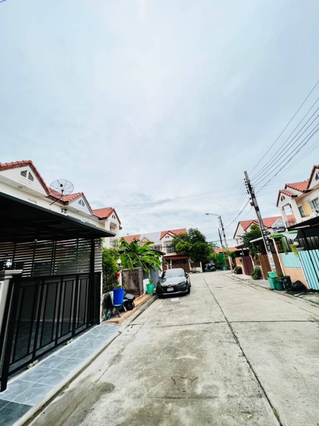 #ขาย หมู่บ้าน ณนนท์ ต้นทางวัดลาดปลาดุก  จากถนนกาญจนาฯ ไม่ถึง 2 กม.