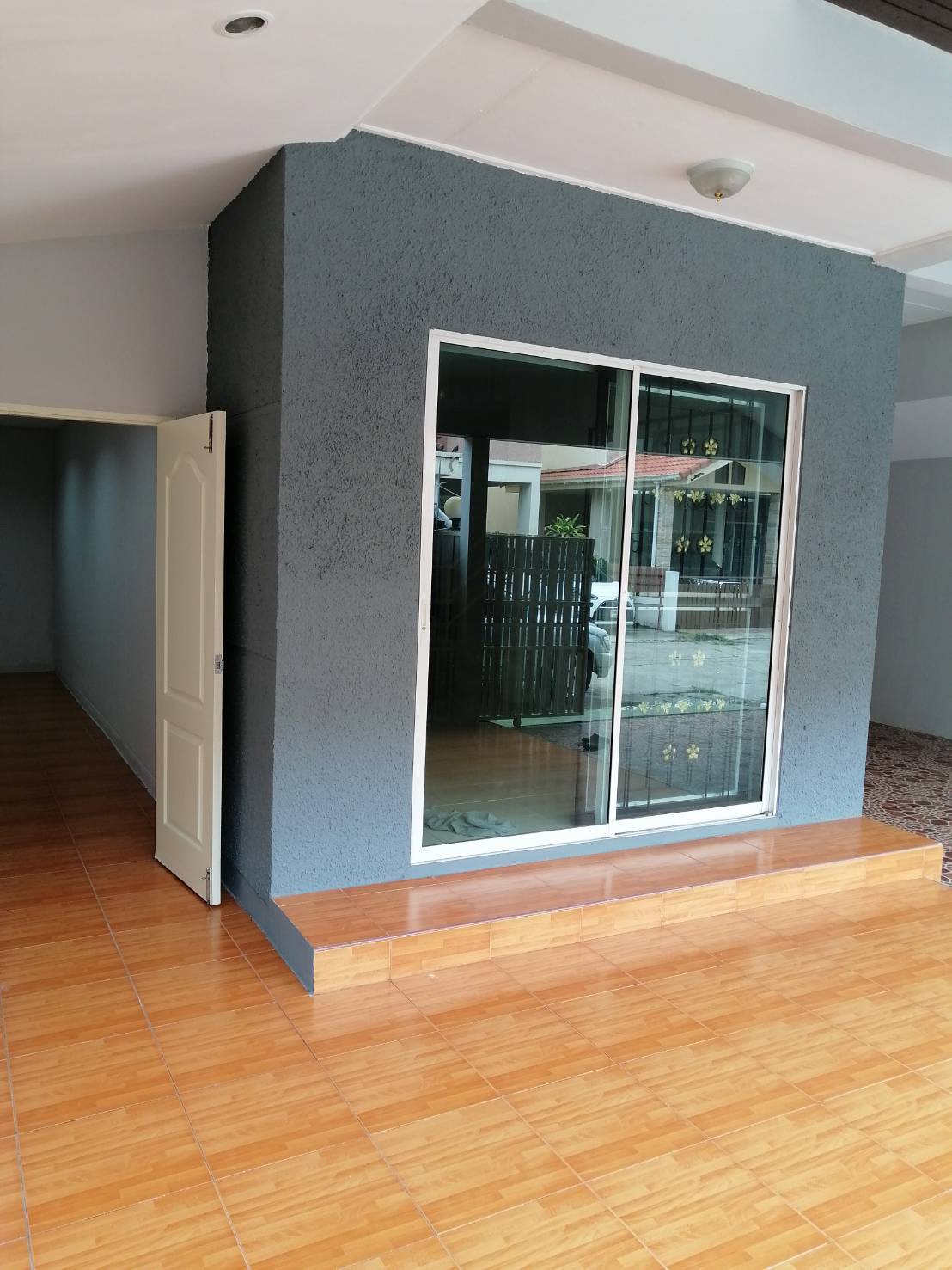 ขายบ้านเดี่ยว 35 ตรว. ม.นันทวัน 10 ถ.เลียบวารี 37 หนองจอก ฟรีค่าโอน