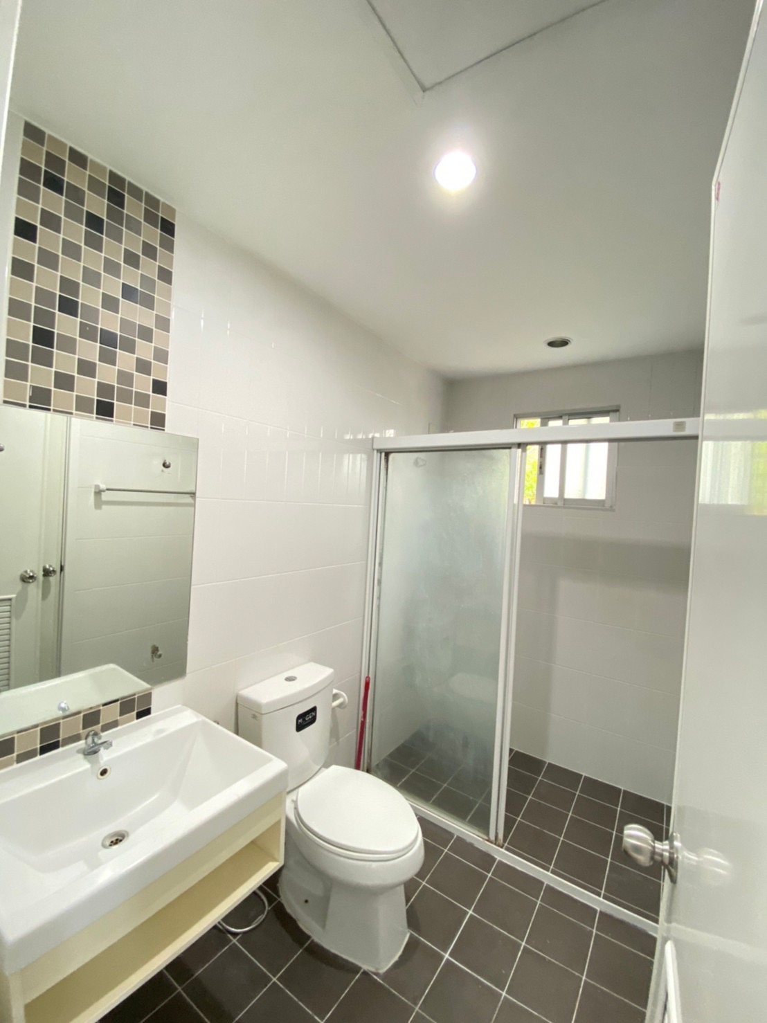 ขายถูก เดอะคอนเนขค อ่อนนุช 2 ซอย เฉลิมพระเกียรติ 87 หลังมุม ตกแต่งใหม่ๆ พร้อมอยู่  