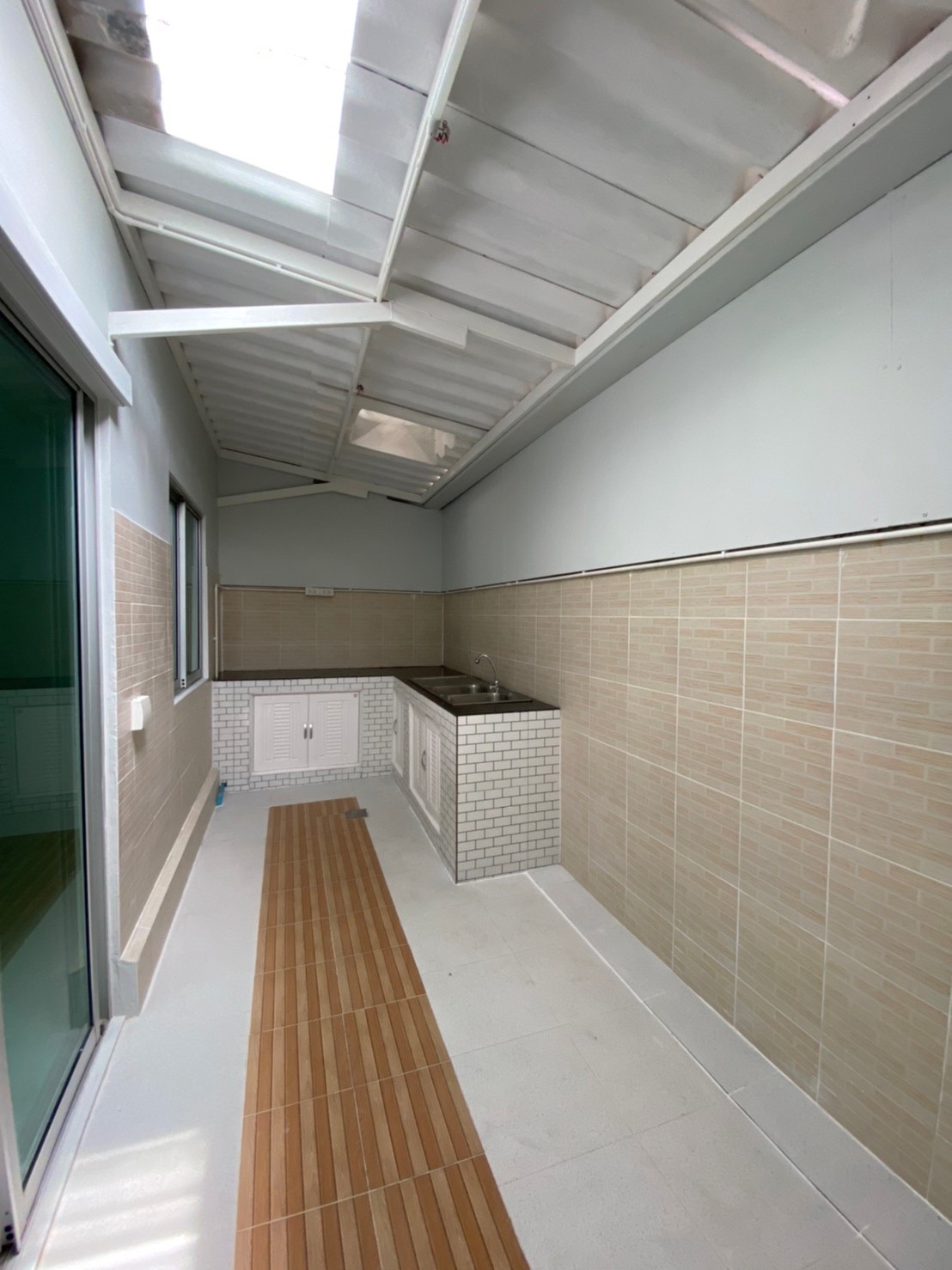 ขายถูก เดอะคอนเนขค อ่อนนุช 2 ซอย เฉลิมพระเกียรติ 87 หลังมุม ตกแต่งใหม่ๆ พร้อมอยู่  