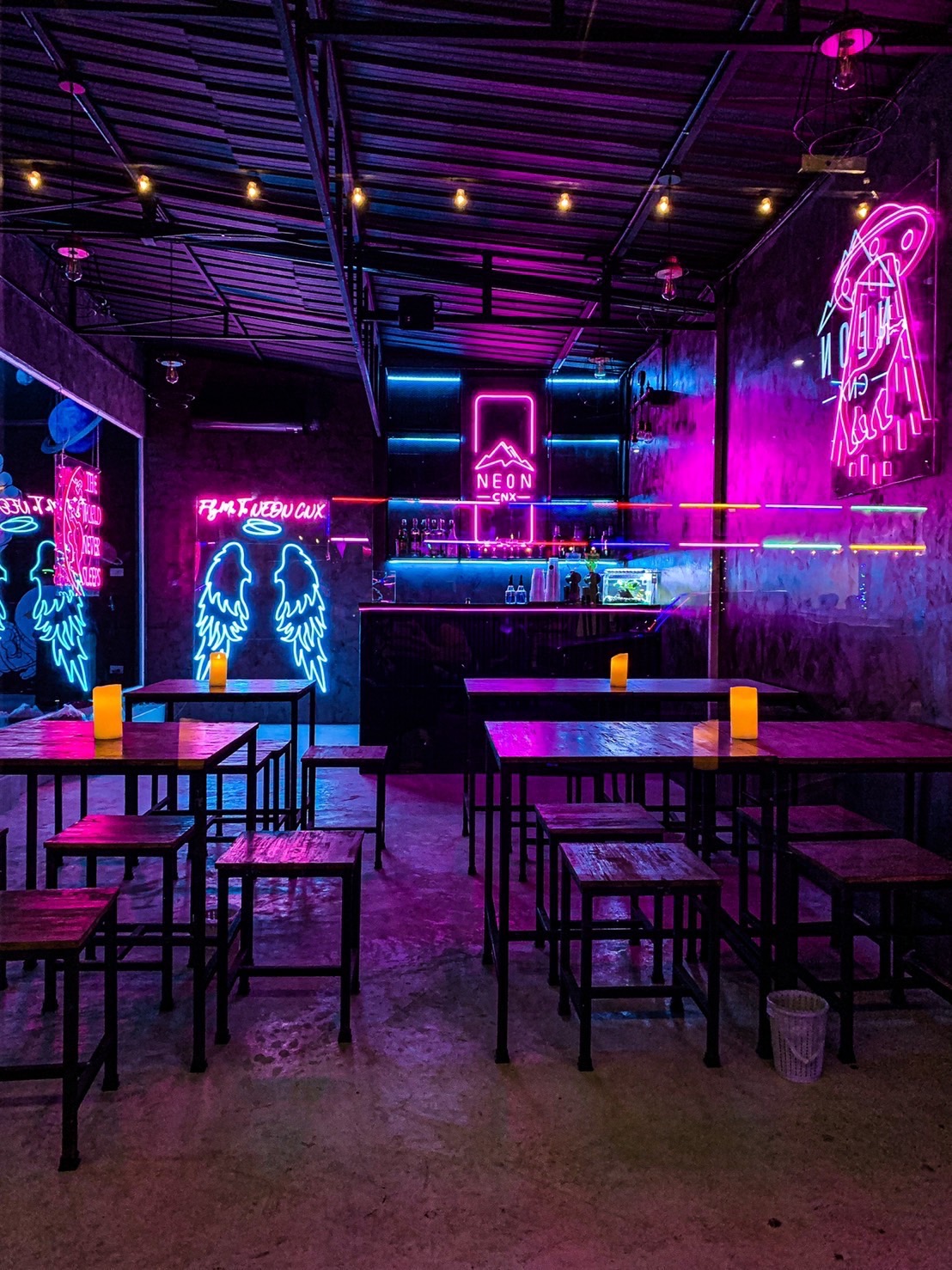 เซ้ง ร้านกึ่งร้านเหล้า + ผับ พร้อมอุปกรณ์ อำเภอเมือง เชียงใหม่