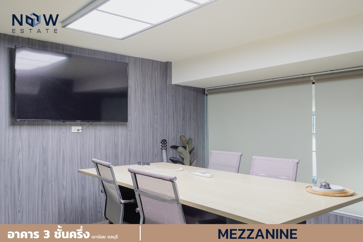 ขายด่วน!!! อาคาร3ชั้น ครึ่ง เขาน้อย ชลบุรี