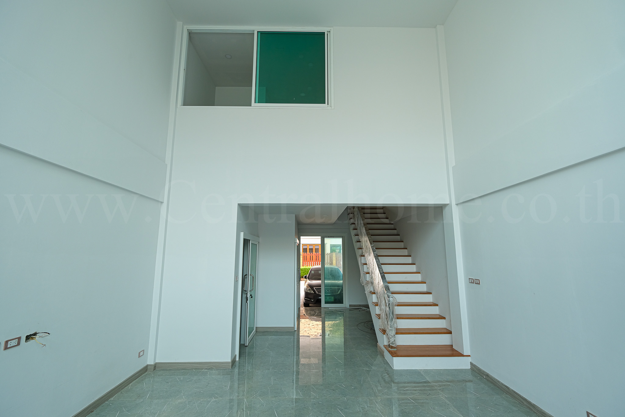 อาคารพาณิชย์ 3.5 ชั้น สร้างใหม่ ซอยพหลโยธิน 24 แยก 2-1-2