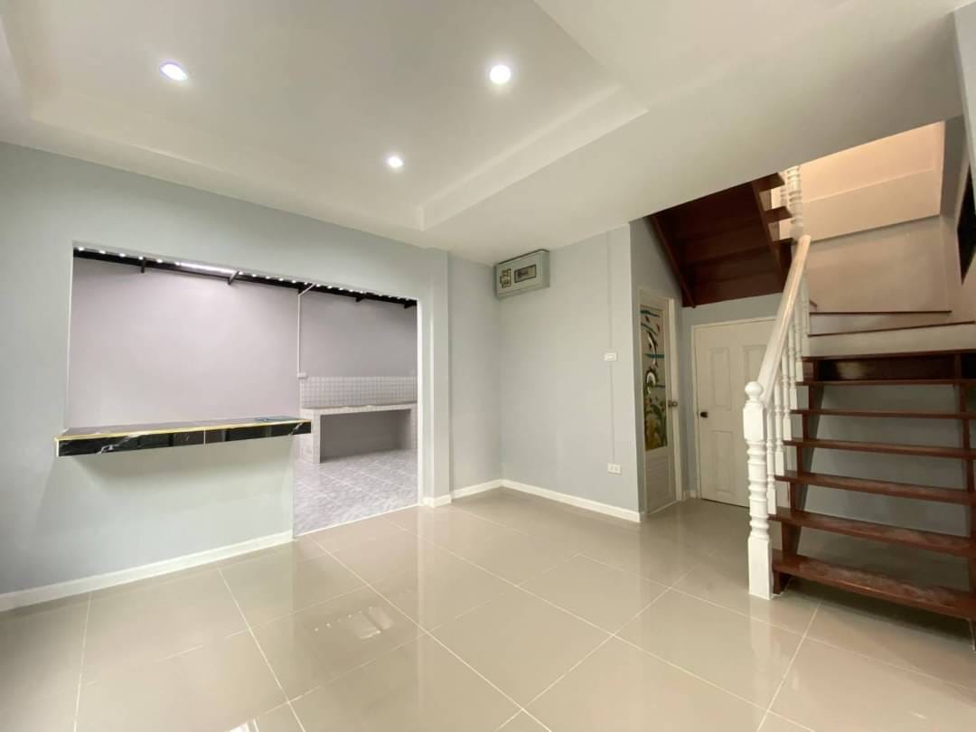 หมู่บ้านบัวทองธานี หลังมุม ตรงข้ามสมบัติบุรี - เนื้อที่ 28.3 ตร.ว.  - 3 ห้องนอน 2 ห้องนอน