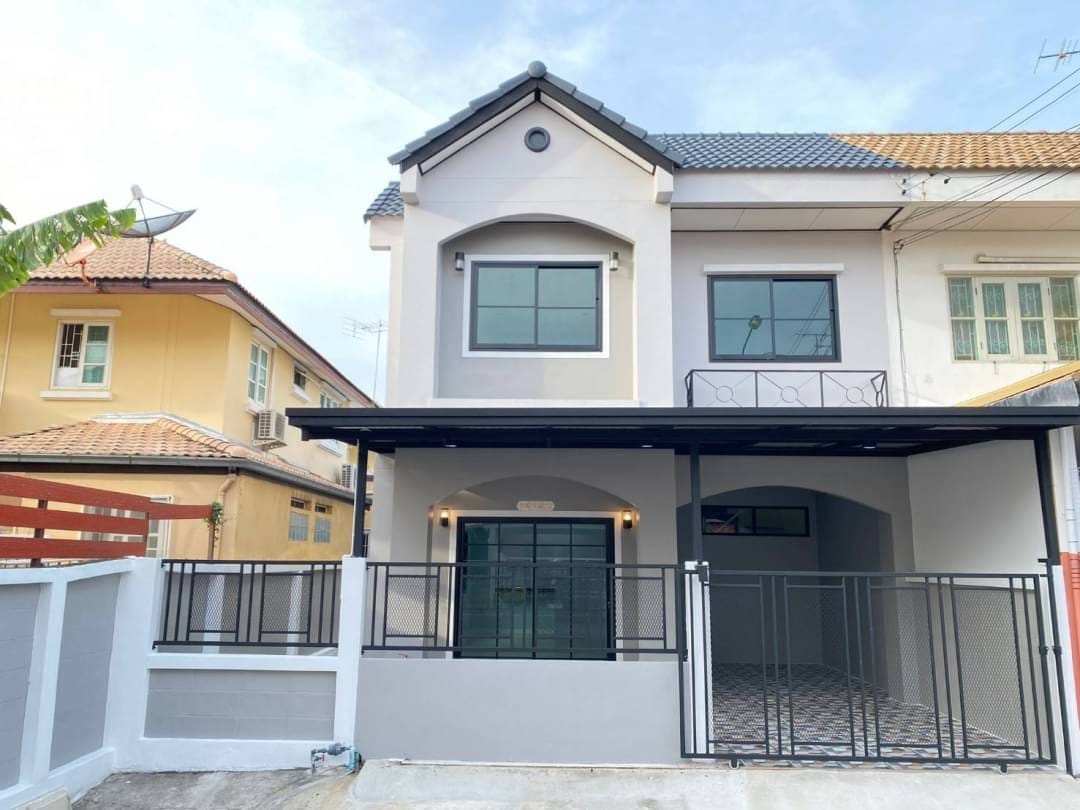 หมู่บ้านบัวทองธานี หลังมุม ตรงข้ามสมบัติบุรี - เนื้อที่ 28.3 ตร.ว.  - 3 ห้องนอน 2 ห้องนอน