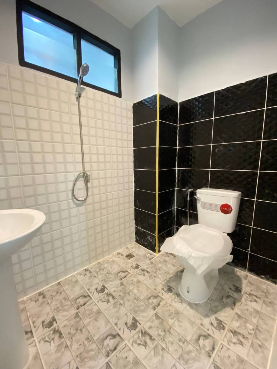 หมู่บ้านบัวทองธานี หลังมุม ตรงข้ามสมบัติบุรี - เนื้อที่ 28.3 ตร.ว.  - 3 ห้องนอน 2 ห้องนอน