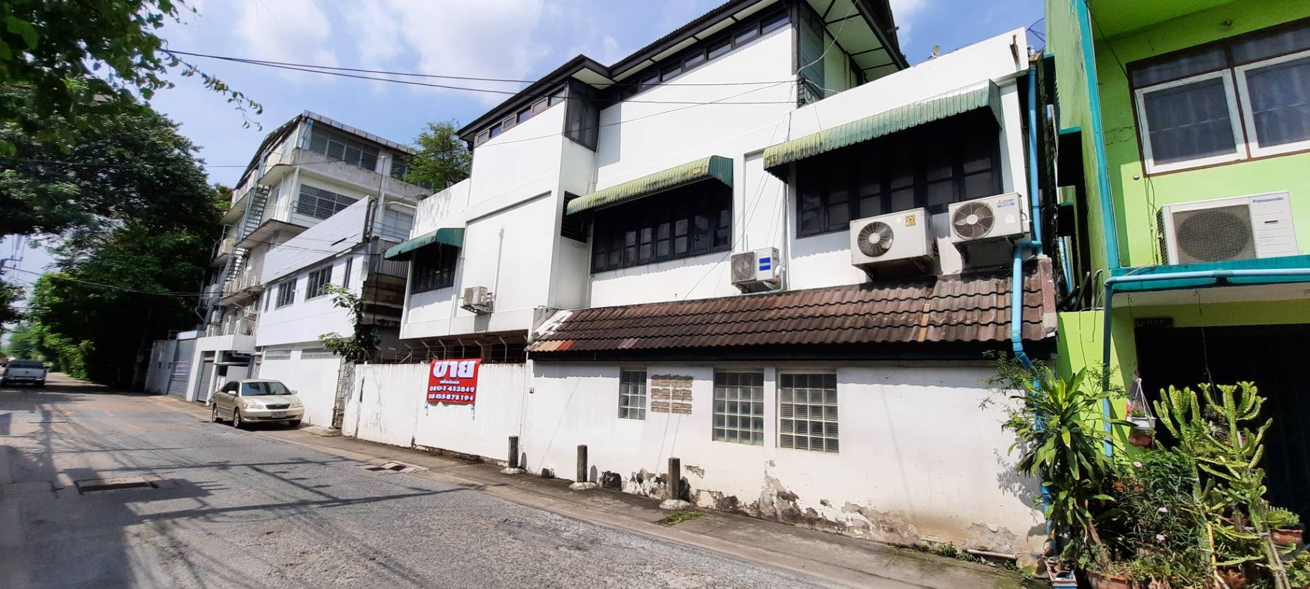 ขายบ้านเดี่ยว 3ชั้น ถนนสุขุมวิท101 ซอยปุณณวิถี  74 ตร.ว ติดถนนสาธารณสองด้าน เหมาะอยู่อาศัยหรือลงทุนทำธุรกิจเพิ่มเติมได้ ใก้ลรถไฟฟ้า ต่อรองได้