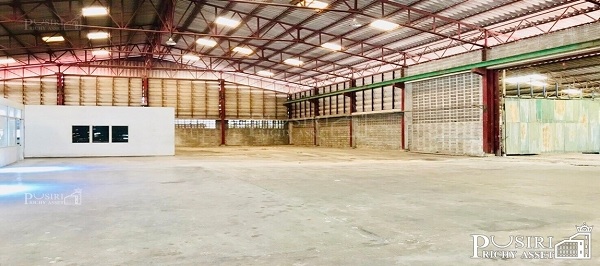 โรงงาน/โชว์รูม ให้เช่าแล้ว ติดถนนใหญ่ ทำเลดี เป็นจุดเด่น เหมาะแก่การทำธุรกิจ ริมถนน สายแสงชูโต KK4813R