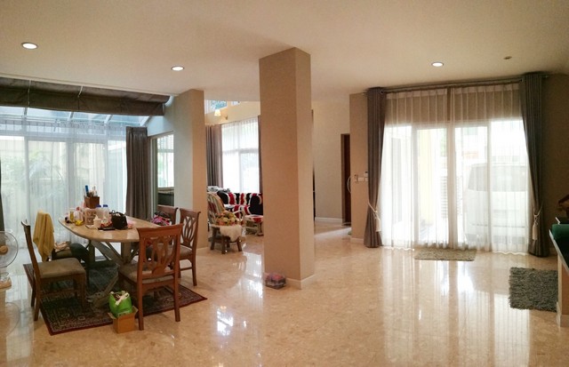 ขายบ้านเดี่ยว 3 ชั้น สุดหรู แกรนด์ บางกอก บูเลอวาร์ด รัชดา - รามอินทรา